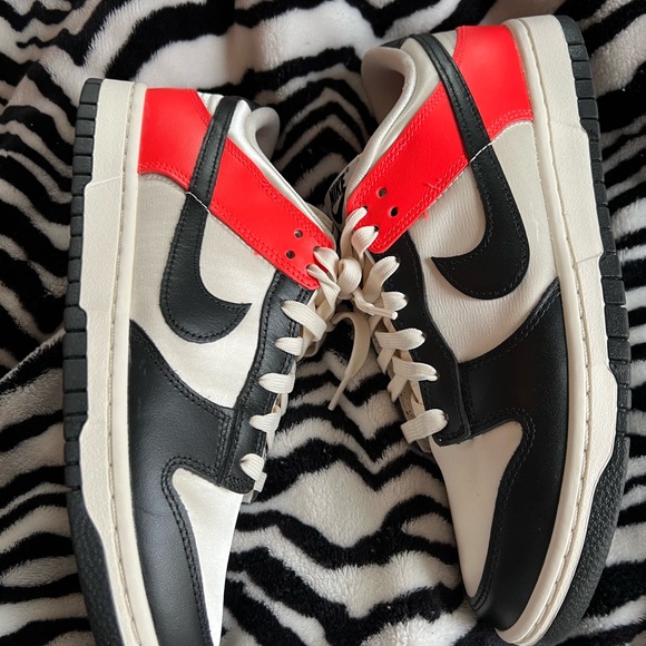 Nike Men's Black and White Sneakers with Red Accents - Picture 1 of 4